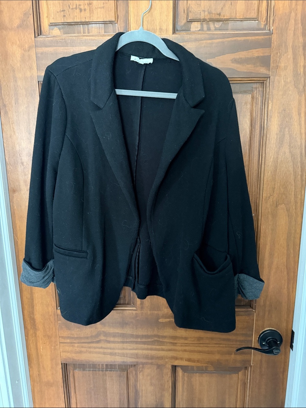 Skies Are Blue Black Open-Front Blazer with Rolled Cuffs